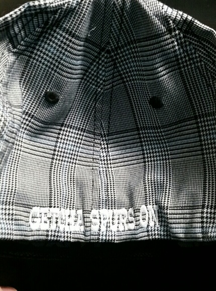 Brand new Flexfit Spur'd Up cap - Picture 2 of 2